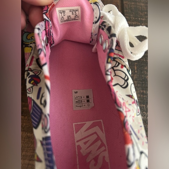 Vans Unicorn Cupcake And Donut Sneakers Women Size 8.5 RARE BRAND NEW - Picture 6 of 12